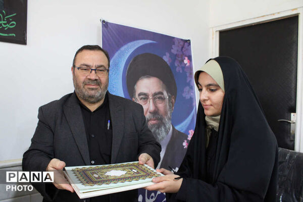 آیین تقدیر فرماندار شهرستان جعفرآباد از خبرنگاران 