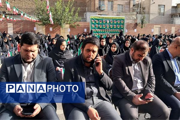 آغاز سال تحصیلی در دبیرستان بانو عفت آهنگری ناحیه یک شهرری