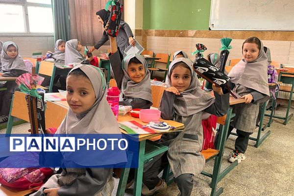 جشن شکوفه‌ها در مدارس بهارستان‌دو؛ آغاز سفری تازه برای کلاس اولی‌ها