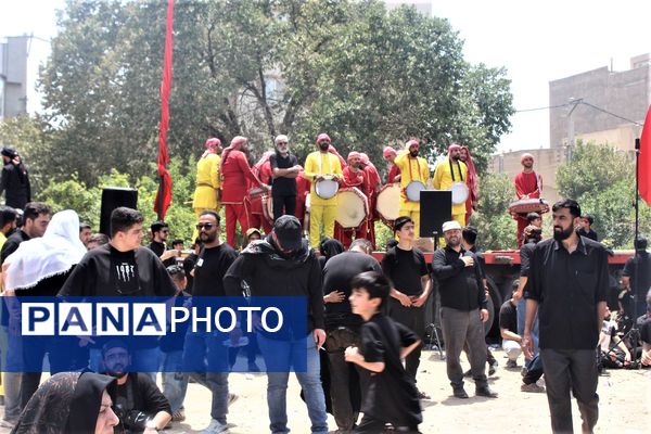 جلوه‌های باشکوه عزاداری روز عاشورا در قم