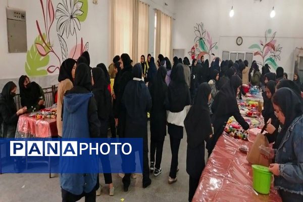 برپایی نمایشگاه و بازارچه کارو فناوری در دبیرستان شهید مجید دهنوی نیشابور