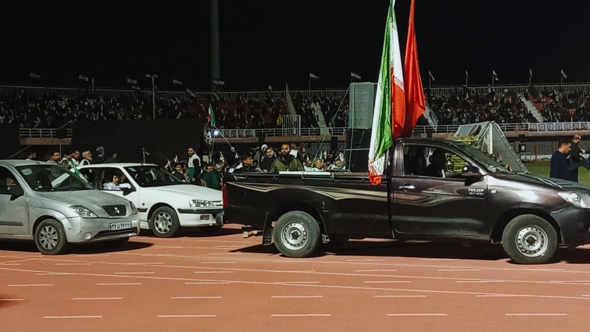 نوای همبستگی در ورزشگاه شهید باهنر کرمان