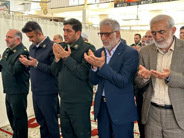 شکوه بندگی در نماز عید فطر گلوگاه