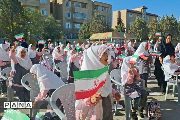 جشن شکفتن کلاس اولی‌ها در دبستان ستایش شهریار