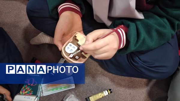 شکوفایی خلاقیت در جشنواره دست‌سازه‌های دبیرستان شهیده محبوبه دانش