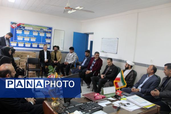 بزرگداشت مقام معلمان در مدارس گلوگاه 