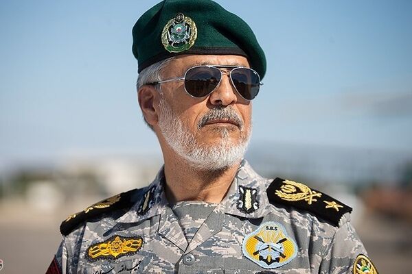 امیر دریادار سیاری:  دشمن با خفت و خواری از منطقه اخراج می شود