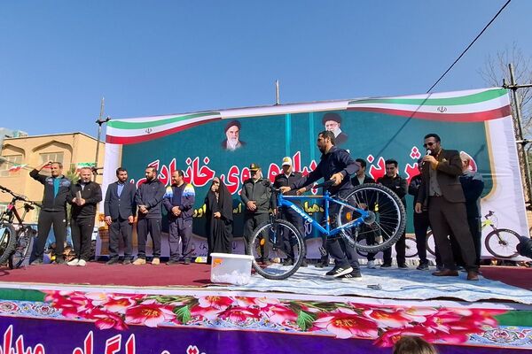  همایش بزرگ پیاده روی خانوادگی در نسیم‌شهر 
