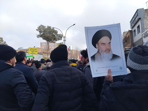 راهپیمایی ۲۲بهمن در شهرستان کاشمر با حضور پر رنگ مردم برگزار شد 
