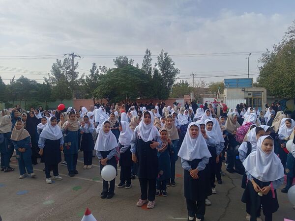 مراسم آغاز سال تحصیلی در مدرسه سمیه