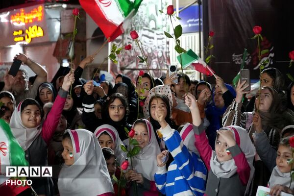 اجتماع بزرگ ریحانه‌های فاطمی در گرامیداشت شهدای میناب