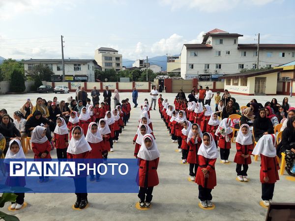 زنگ شکوفه‌ها در شهرستان عباس‌آباد به صدا درآمد