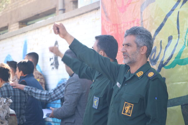 همگام با نسل انقلابی در راهپیمایی ۱۳ آبان شهرستان سروستان