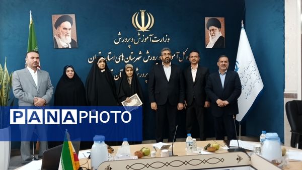 تجلیل از رتبه آوران برتر کنکور 1404در سالن جلسات اداره آموزش وپرورش شهرستان قدس