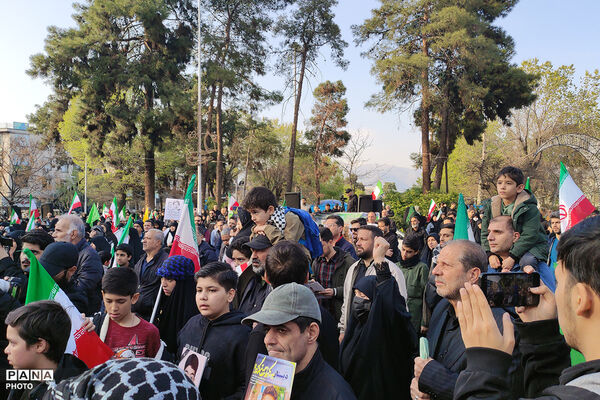 تجمع بزرگ هم‌عهدی‌ نوجوانان با رهبری معظم انقلاب اسلامی