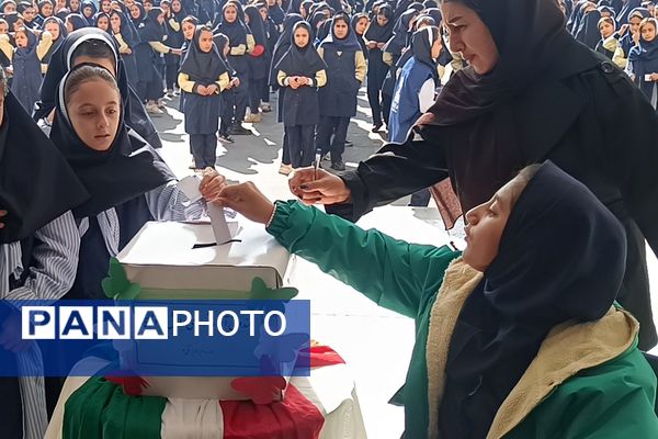 تمرین مسئولیت‌پذیری اجتماعی در مدارس شهرستان شهریار