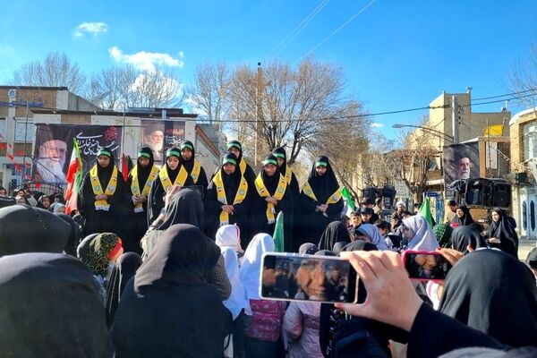 اجتماع بزرگ مربیان و دانش‌آموزان پیشتاز در همدان
