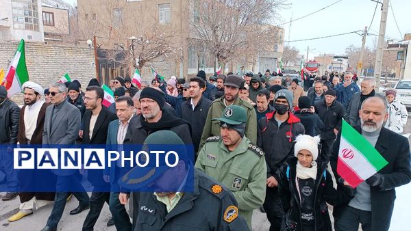 حضور گسترده مردم شهر توره در راهپیمایی۲۲ بهمن، تجلی اتحاد و ایستادگی