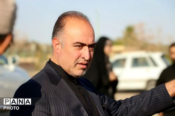 کلنگ‌ هنرستان ۶ کلاسه «زنده یاد محمد یوسف صنعتی» کوهپایه به زمین زده شد