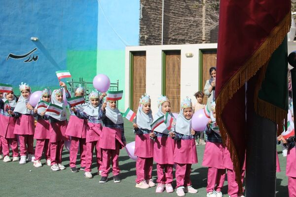 جشن شکوفه‌ها در مدارس بهارستان‌دو؛ آغاز سفری تازه برای کلاس اولی‌ها