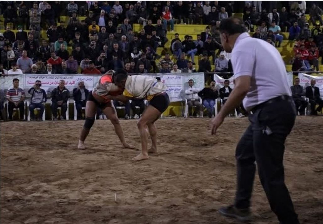  مسابقات کشتی با چوخه در گود کشتی شهید بابانظر با حضور ۳هزار نفر تماشاچی برگزار شد