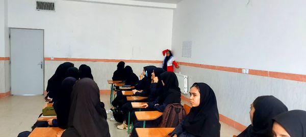 گرامیداشت هفته پدافند غیر عامل در دبیرستان نمونه دولتی برکت خاتم