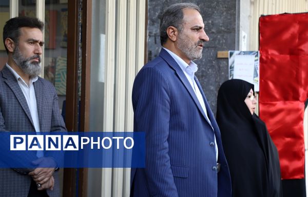 نواختن زنگ آغاز سال تحصیلی با حضور وزیر دادگستری 