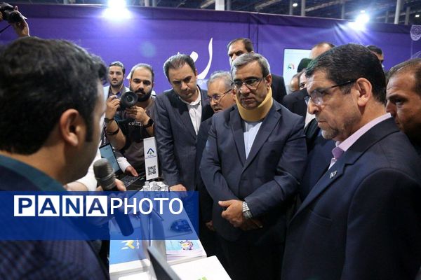 بازدید استاندار خراسان رضوی از دستاوردهای پژوهش و نوآوری در نمایشگاه مشهد