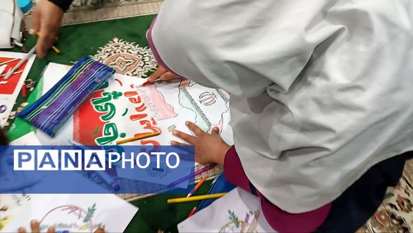 برپایی میز خدمت و نمایشگاه نقاشی در جشن 22 بهمن مارگون