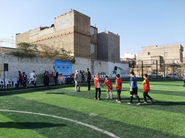افتتاحیه زمین چمن مصنوعی در دبستان فطرت