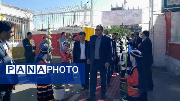 آیین نواختن " زنگ سپاس معلم "  در تربت حیدریه