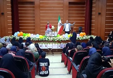 تقدیر از ستارگان دبیرستان صدیقه مشهد