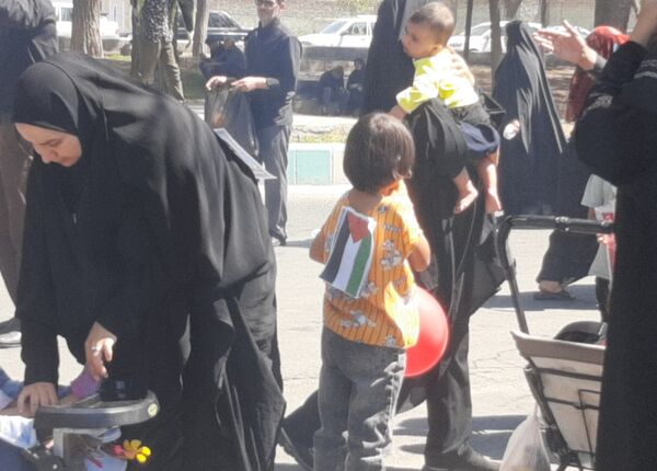 جاماندگان اربعین حسینی در  راهپیمایی حرم تا حرم نیشابور 