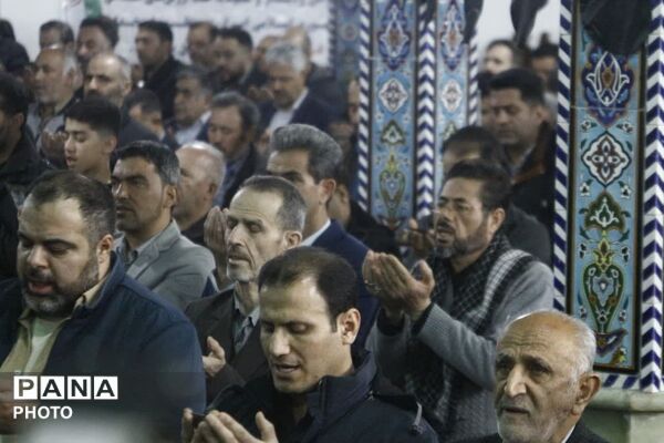 اقامه نماز باشکوه عید سعید فطر در شهرستان فیروزکوه