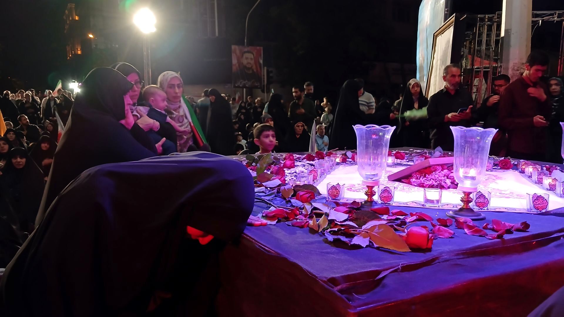 رواق کشور دوست، نزدیک ترین مکان به مقتل رهبر شهید