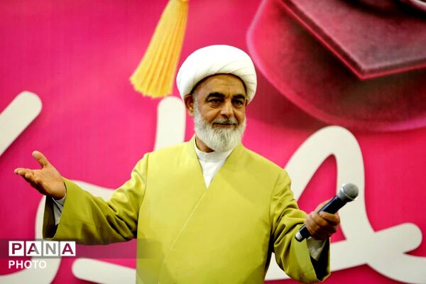 جشن بزرگ ازدواج ۱۳۰ زوج جوان دانشجو در همدان