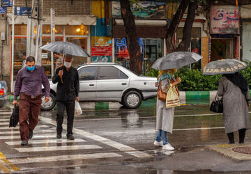 وقوع رگبار و رعدوبرق در نقاط مختلف ایران