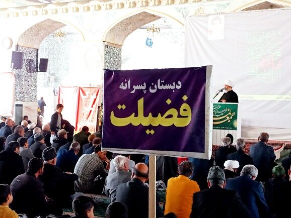 نشست شهردار کاشمر با تشکل های دانش‌آموزی دبیرستان نمونه آیت الله خامنه‌ای کاشمر