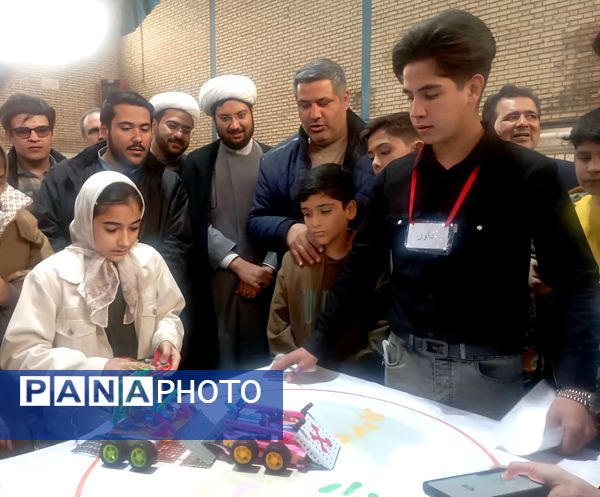 نمایش استعدادها و ایده‌ها