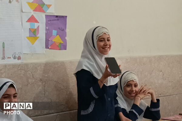 روشنایی ذهن در مسیر کلمات جاری می شود