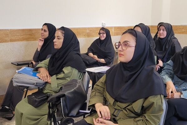 جلسه شورای معلمان دبیرستان نمونه دولتی ولایت