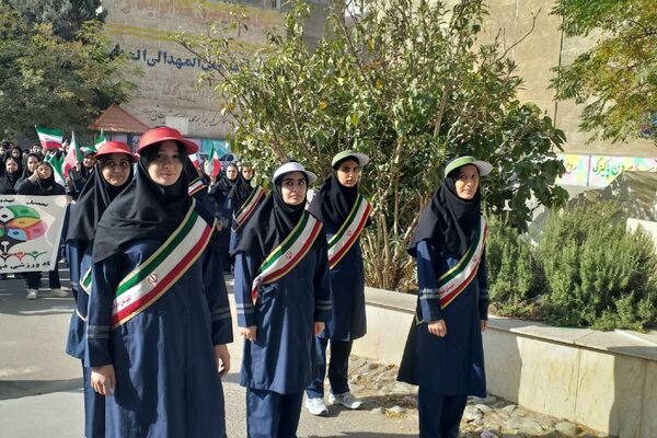المپیاد ورزشی درون مدرسه‌ای در دبیرستان شهید همت شهرستان ملارد