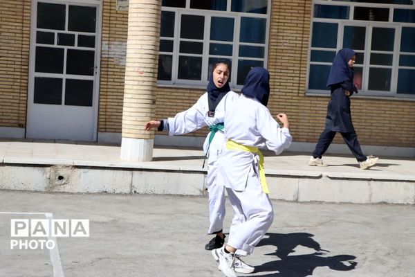 مسابقات ورزشی جام اقتدار ایران دبیرستان دخترانه فاطمه الزهرا ناحیه دو یزد