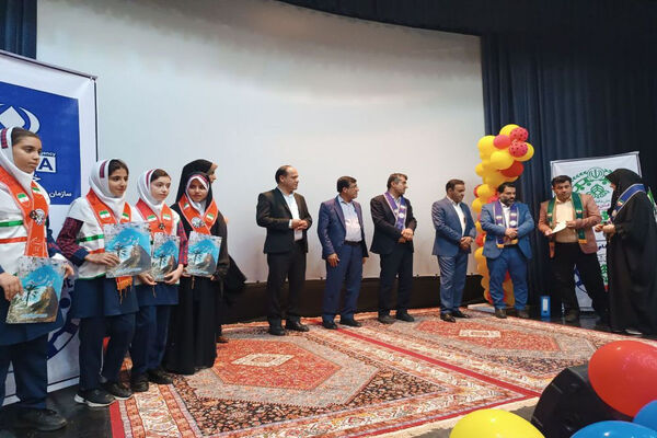 تجلیل از مربیان و دانش‌آموزان برتر شهرستان جم