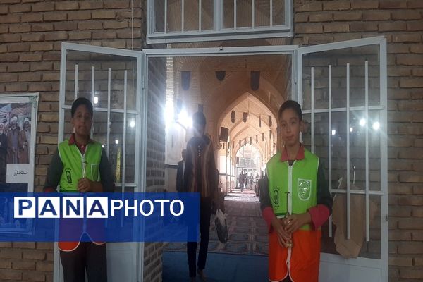 برپایی نماز جمعه و بزرگداشت روز معلم در  مسجد جامع نیشابور