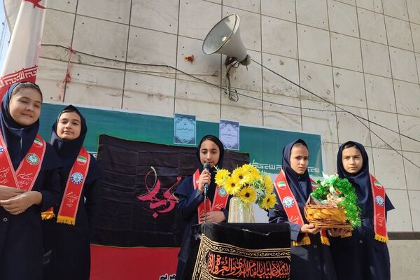 شور وشوق دانش‌آموزان در برنامه صبحگاهی مدرسه مریم بهارستان دو