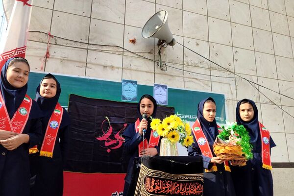 شور وشوق دانش‌آموزان در برنامه صبحگاهی مدرسه مریم بهارستان دو