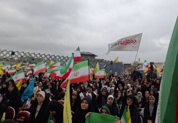 دختران آرمانی ، قهرمانان  و استوار هستند