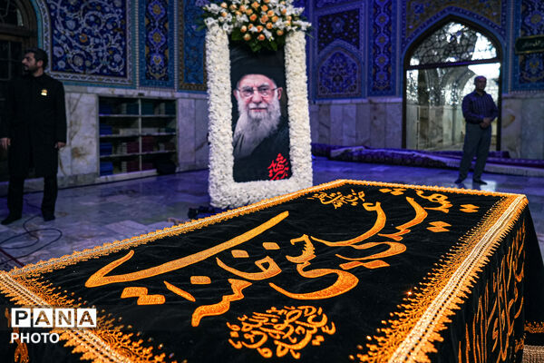 آماده سازی قبر مطهر رهبر شهید انقلاب
