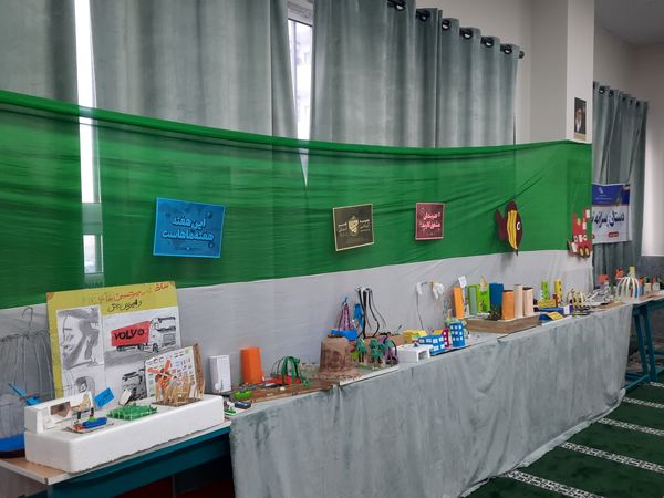 حضور فعال دانش‌آموزان مدارس منطقه پردیس در نمایشگاه «ماها» 